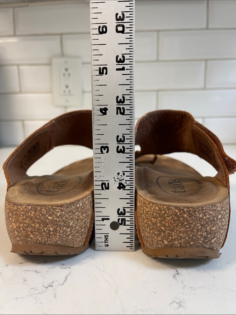 Taos Footwear Womens Loop Sandal Brandy Brown Colored Leather Upper Size Euro 38 - Picture 4 of 17